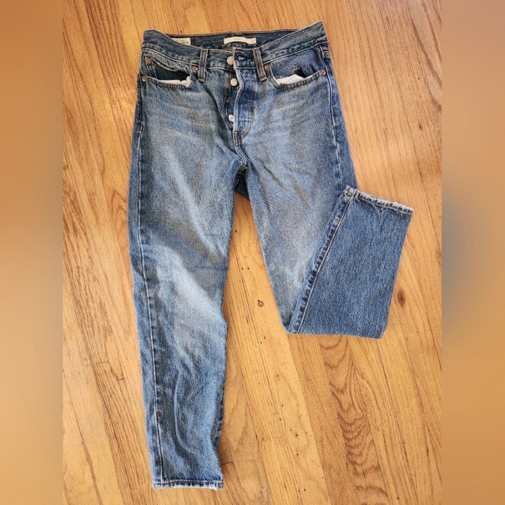 Levi's button-fly Wedgie Jeans - Size 27